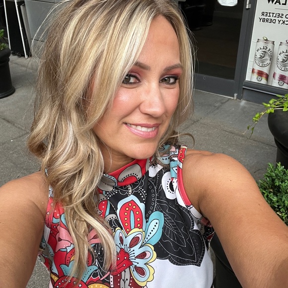 Meet your Posher, Sarah - Picture 4 of 4